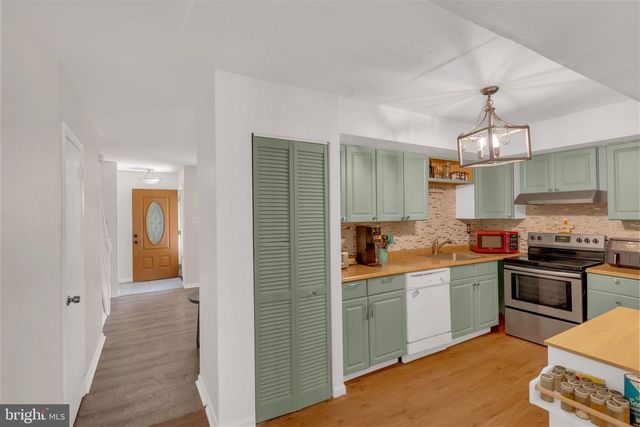 6 RELIANCE CT, Telford, PA 18969