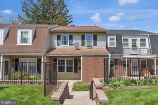 6 RELIANCE CT, Telford, PA 18969