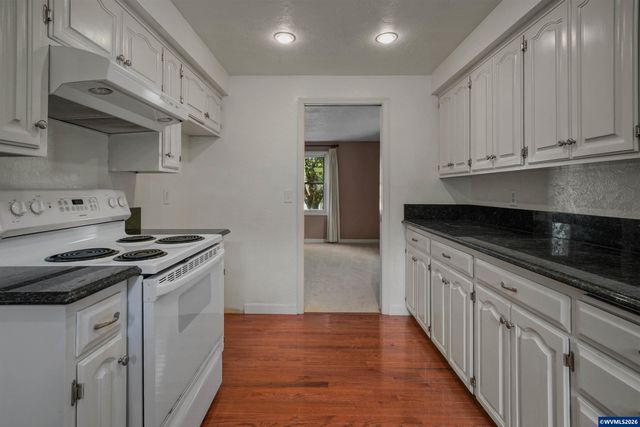 220 NW Downy Dr, Sublimity, OR 97385