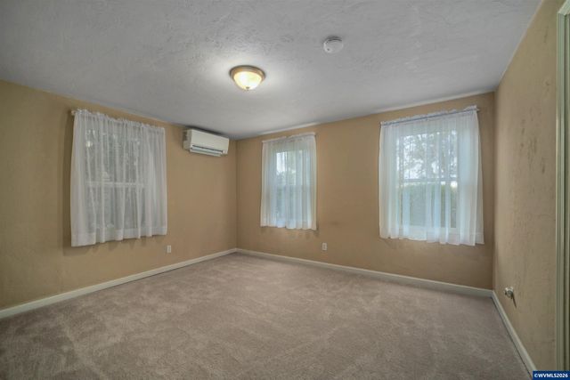 220 NW Downy Dr, Sublimity, OR 97385