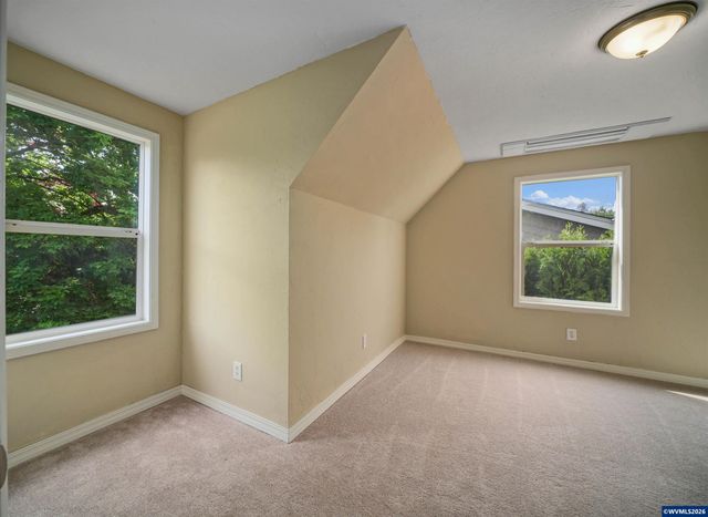 220 NW Downy Dr, Sublimity, OR 97385