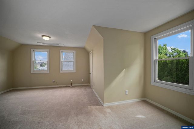 220 NW Downy Dr, Sublimity, OR 97385