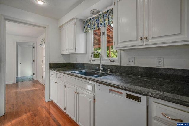 220 NW Downy Dr, Sublimity, OR 97385