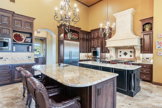 189 SHIMMERING SHORE CT, Spring Branch, TX 78070