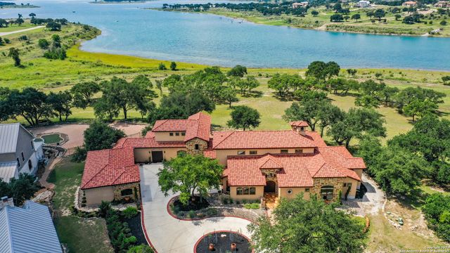 189 SHIMMERING SHORE CT, Spring Branch, TX 78070