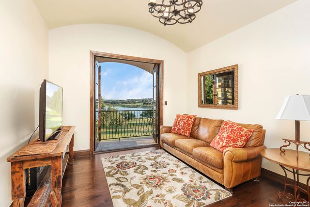 189 SHIMMERING SHORE CT, Spring Branch, TX 78070