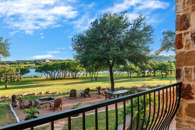 189 SHIMMERING SHORE CT, Spring Branch, TX 78070