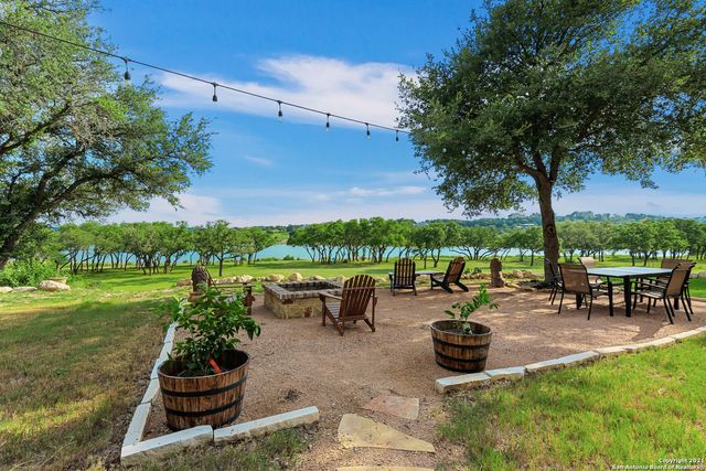 189 SHIMMERING SHORE CT, Spring Branch, TX 78070