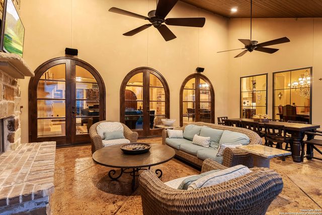 189 SHIMMERING SHORE CT, Spring Branch, TX 78070