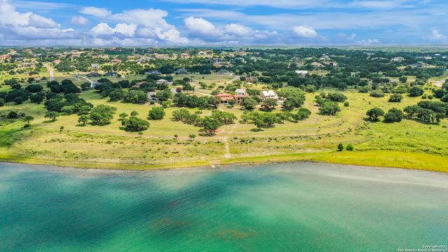 189 SHIMMERING SHORE CT, Spring Branch, TX 78070