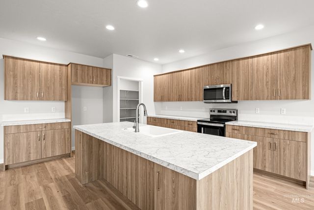 13667 Judson St, Caldwell, ID 83607