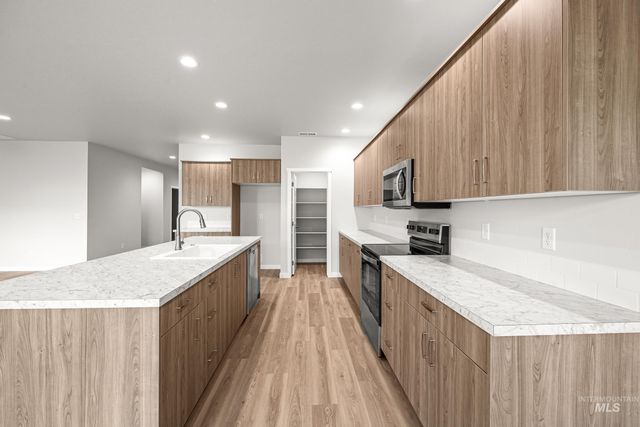 13667 Judson St, Caldwell, ID 83607