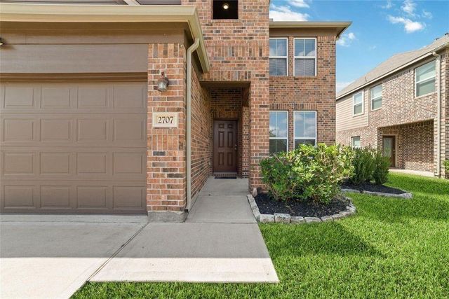 2707 Golden Hills Court, Fresno, TX 77545