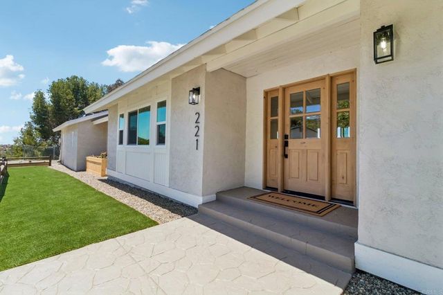 221 Colina, Vista, CA 92084