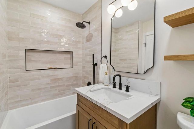 221 Colina, Vista, CA 92084