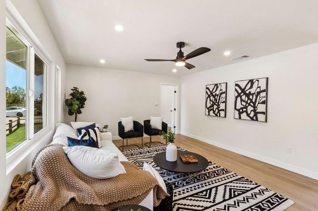 221 Colina, Vista, CA 92084