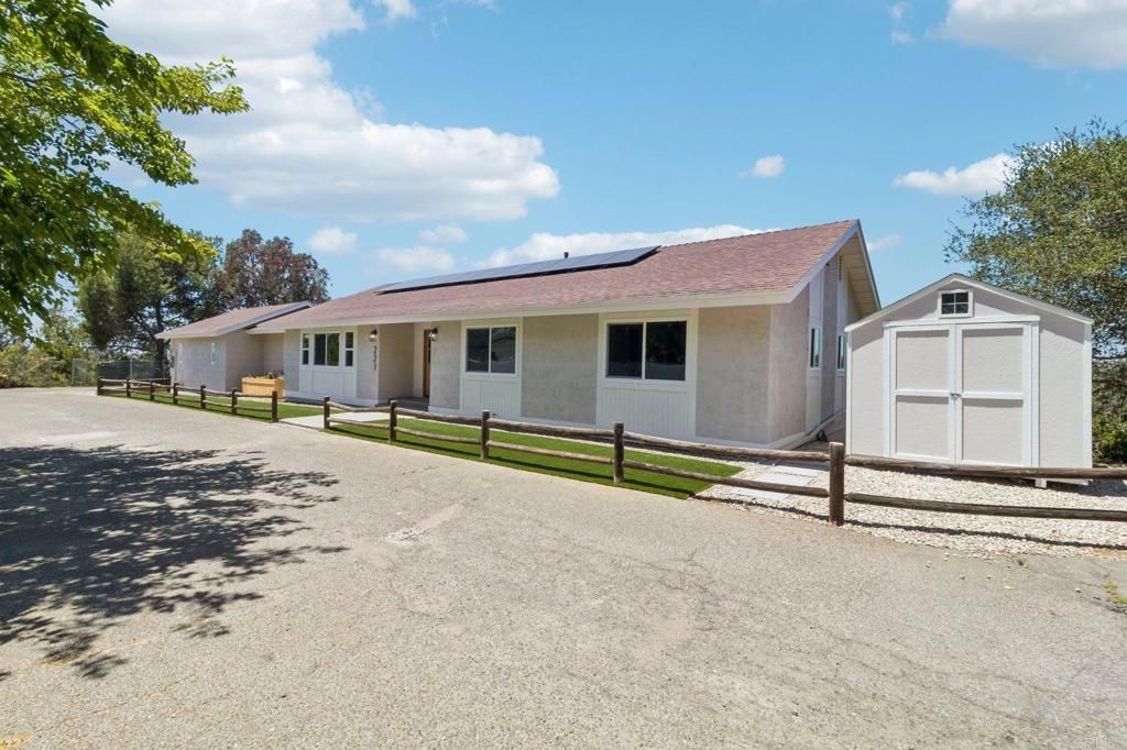 221 Colina, Vista, CA 92084
