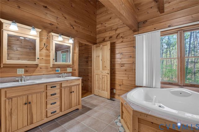 3310 Lake Dr, Goochland, VA 23153