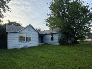 408 Crestview Drive, Kennedale, TX 76060