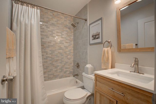 1442 YELLOWWOOD CT, Reston, VA 20190