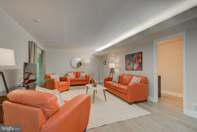 1442 YELLOWWOOD CT, Reston, VA 20190