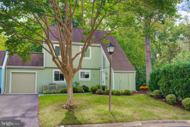 1442 YELLOWWOOD CT, Reston, VA 20190