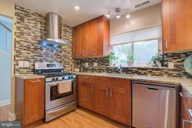 1442 YELLOWWOOD CT, Reston, VA 20190