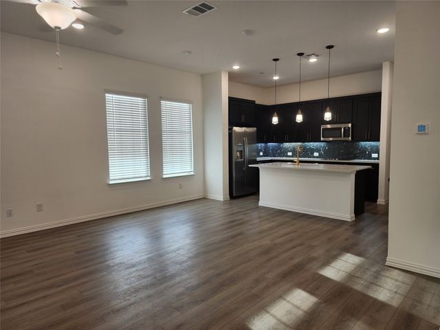 627 Redwood Way, Mansfield, TX 76063