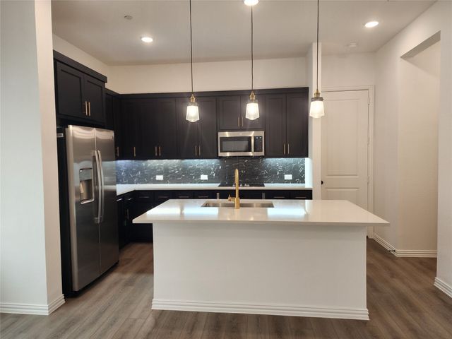 627 Redwood Way, Mansfield, TX 76063