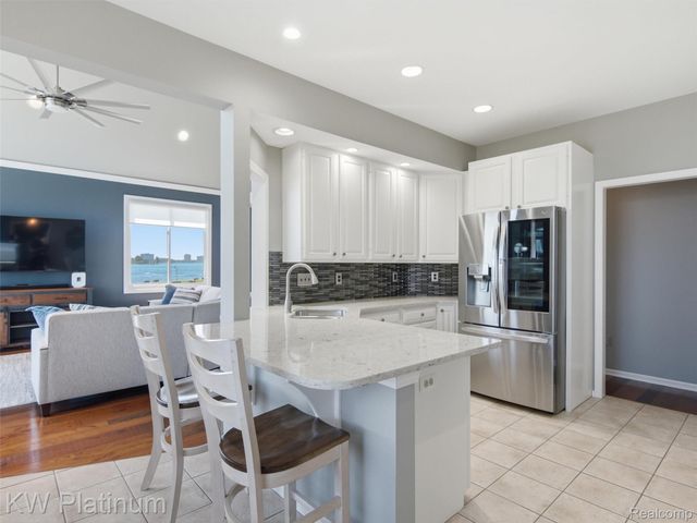 1842 Edison Shores Place, Port Huron, MI 48060