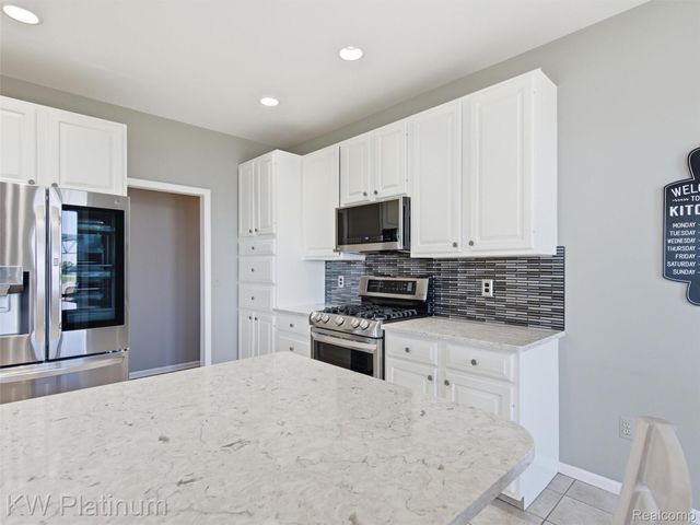 1842 Edison Shores Place, Port Huron, MI 48060