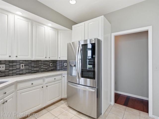 1842 Edison Shores Place, Port Huron, MI 48060