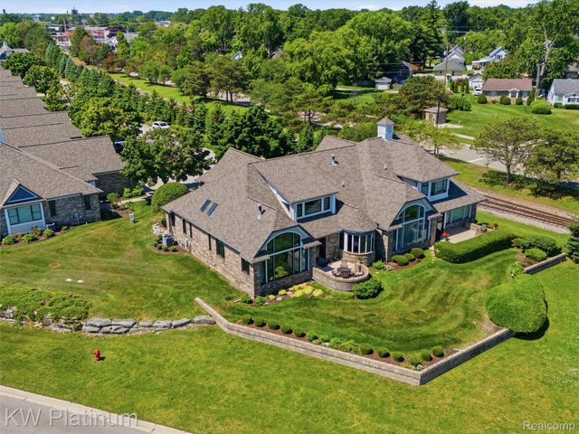 1842 Edison Shores Place, Port Huron, MI 48060