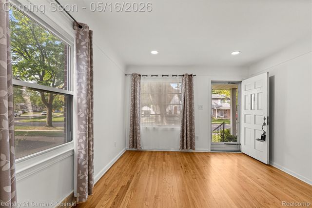22920 Oxford Street, Dearborn, MI 48124