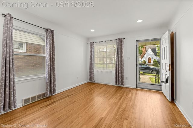 22920 Oxford Street, Dearborn, MI 48124