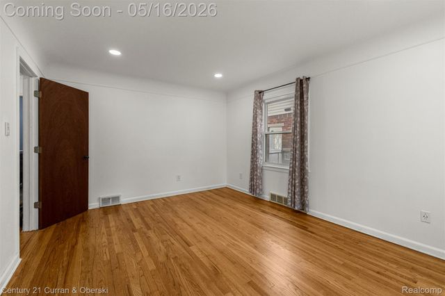22920 Oxford Street, Dearborn, MI 48124