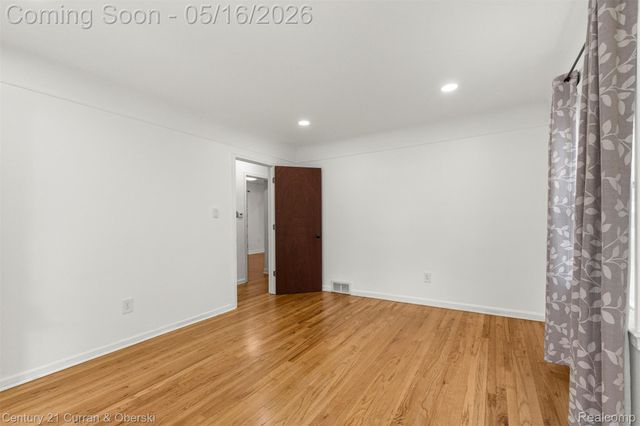 22920 Oxford Street, Dearborn, MI 48124