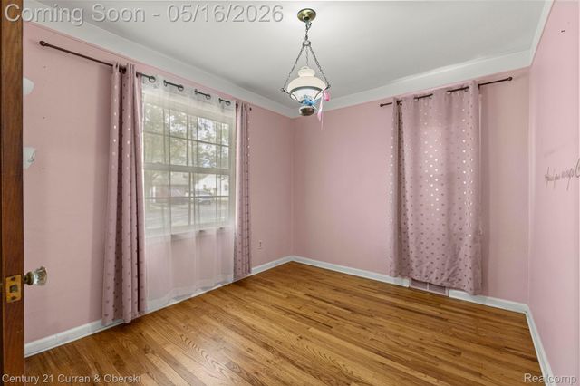 22920 Oxford Street, Dearborn, MI 48124