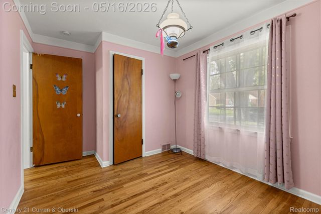 22920 Oxford Street, Dearborn, MI 48124
