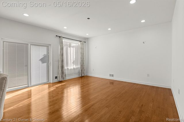 22920 Oxford Street, Dearborn, MI 48124