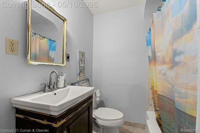22920 Oxford Street, Dearborn, MI 48124
