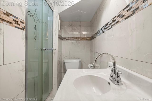 22920 Oxford Street, Dearborn, MI 48124