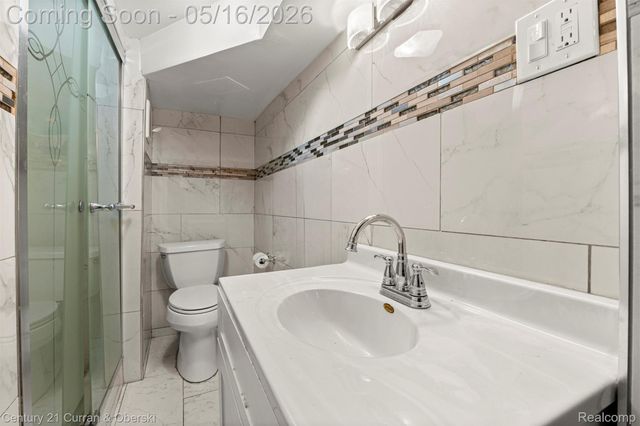 22920 Oxford Street, Dearborn, MI 48124
