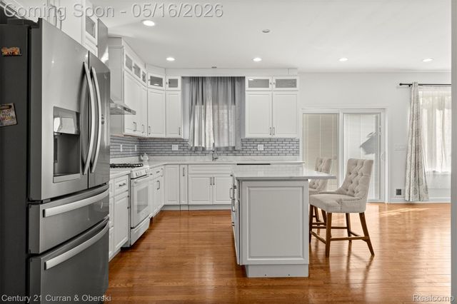 22920 Oxford Street, Dearborn, MI 48124