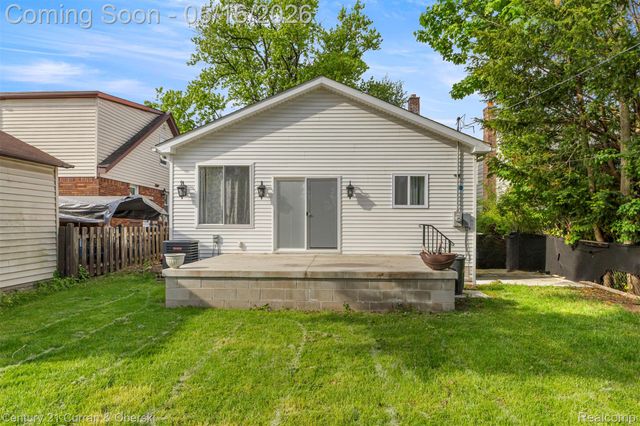 22920 Oxford Street, Dearborn, MI 48124
