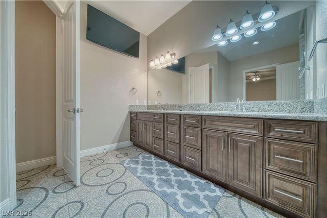 2890 Oakleaf Avenue, Pahrump, NV 89048