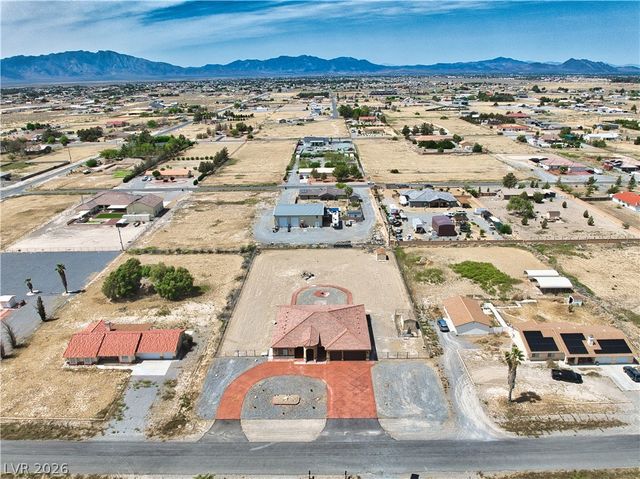 2890 Oakleaf Avenue, Pahrump, NV 89048