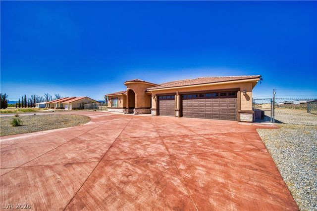 2890 Oakleaf Avenue, Pahrump, NV 89048