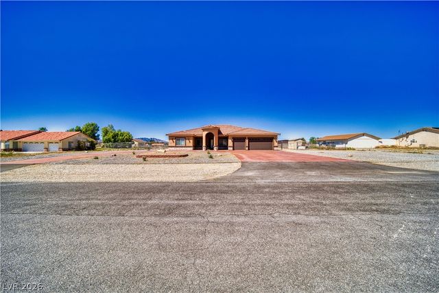 2890 Oakleaf Avenue, Pahrump, NV 89048
