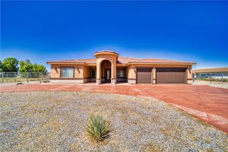 2890 Oakleaf Avenue, Pahrump, NV 89048